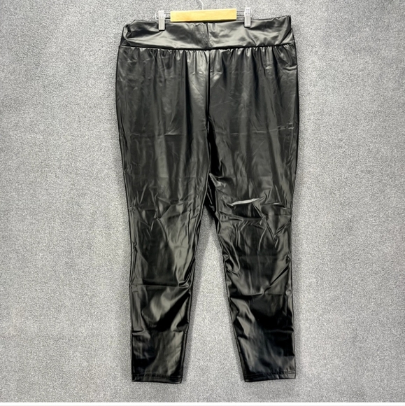 Nwt BloomChic Black Faux Leather Leggings - Picture 2 of 5